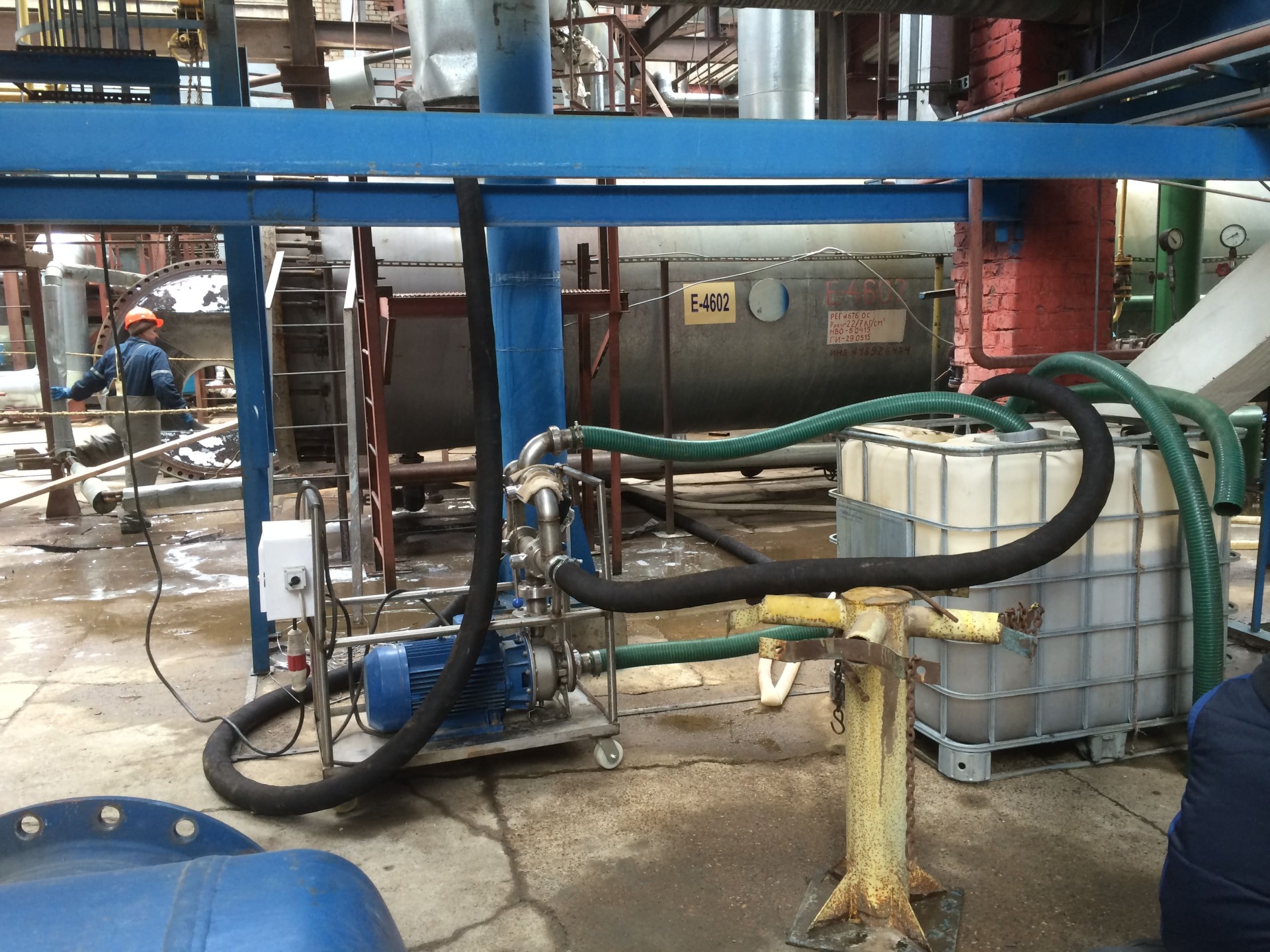 Декарбон - химия для промывки котла от отложений накипи (солей жесткости, ржавчины) кислотой Декарбон - химия для промывки котла от отложений накипи (солей жесткости, ржавчины) кислотой